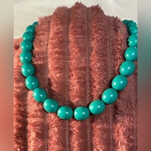 Green Beaded Necklace with Glossy Finish